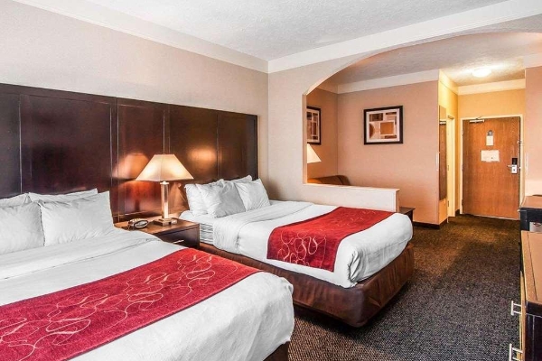 Hotel Comfort Suites (Clackamas)
